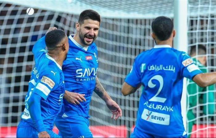 ميتروفيتش على رأس تشكيل الهلال أمام اتحاد جدة