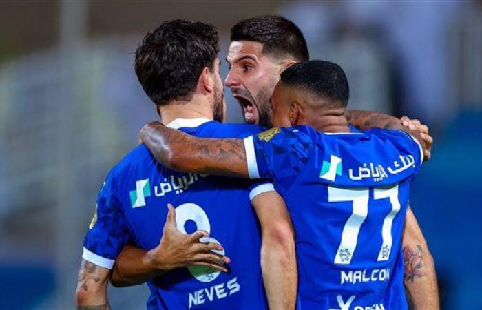 الهلال يقسو على الاتحاد بثلاثية في الكلاسيكو وينفرد بصدارة الدوري السعود