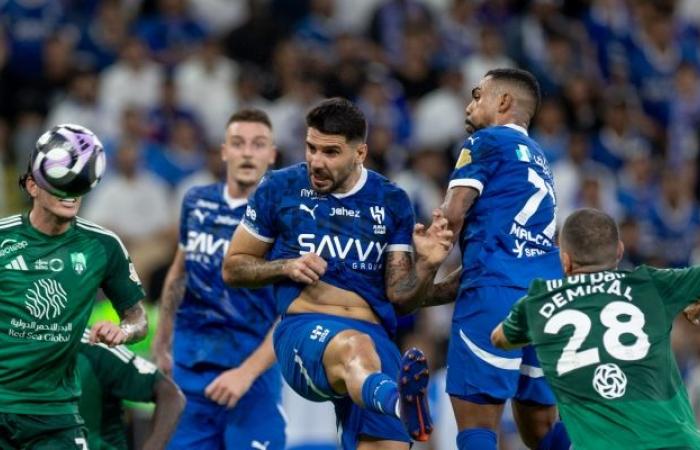 الهلال يحسم الكلاسيكو ضد الأهلي بركلة جزاء مثيرة للجدل