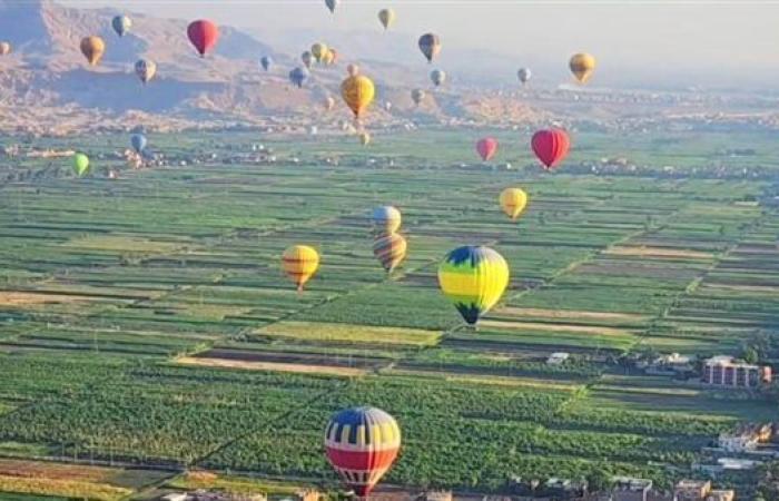 البالون الطائر يزين سماء الأقصر.. ألف راكب على متن 70 رحلة