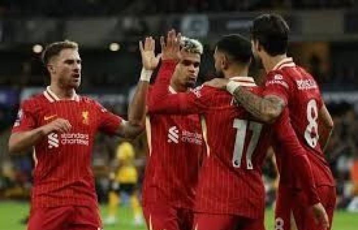 محمد صلاح يقود هجوم ليفربول أمام كريستال بالاس