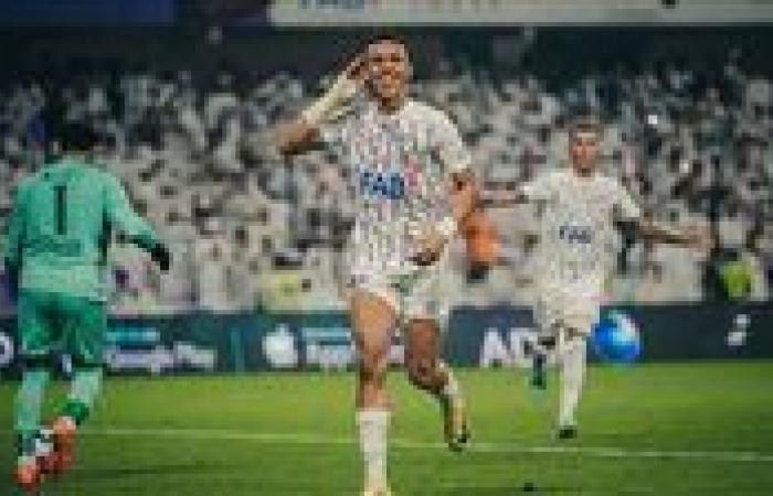 سفيان رحيمي يقود تشكيل العين الإماراتي أمام النصر السعودي