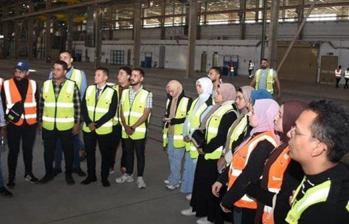 طلاب جامعة سوهاج يزورون ورش مترو الأنفاق ومركز التحكم لقطار العاصمة LRT