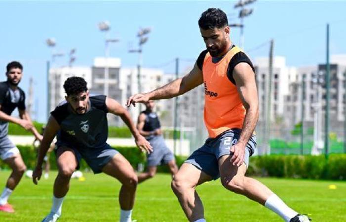 تقسيمه فنية للاعبين على هامش مران الزمالك