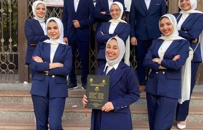 طلاب جامعة المنصورة يصممون قميصا ذكيا يتنبأ بالغرق ويمنع حدوثه