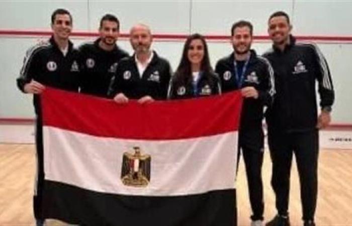 وزير الرياضة يهنئ  منتخب الاسكواش بعد التتويج ببطولة العالم