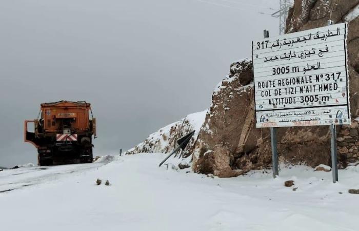 تساقطات ثلجية تقطع طريقا بتنغير