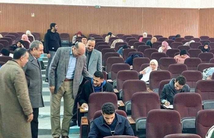 نائب رئيس جامعة الزقازيق لشئون التعليم والطلاب يواصل جولاته التفقدية لعدد من الكليات