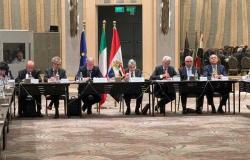 وزير الكهرباء يجتمع مع وزير الشركات وصنع في إيطاليا لبحث سبل دعم وتعزيز التعاون الثنائى المستقبلى