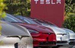Tesla stock in 'no man's land' after 43% rout ahead of earnings