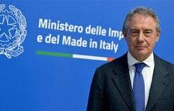 وزير الصناعة الإيطالي: نرحب بتقديم خبراتنا لمصر في تطوير الشركات المتوسطة والصغيرة