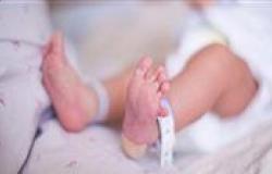 ليس بها إصابات.. تفاصيل العثور على طفلة حديثة الولادة أمام بنزينة في الهرم
